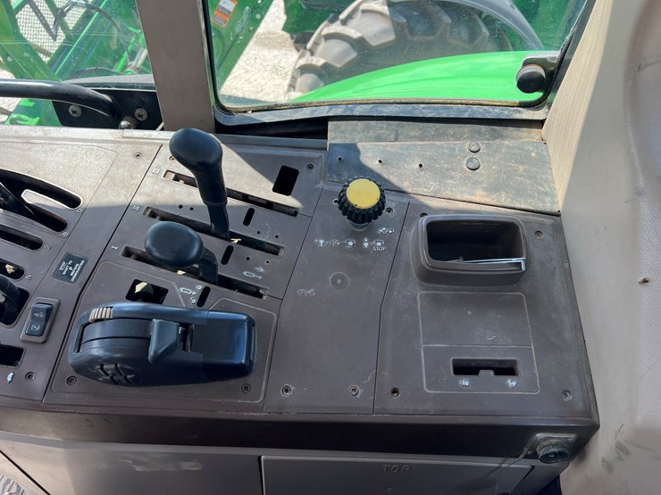 2006-john-deere-6715-image-11