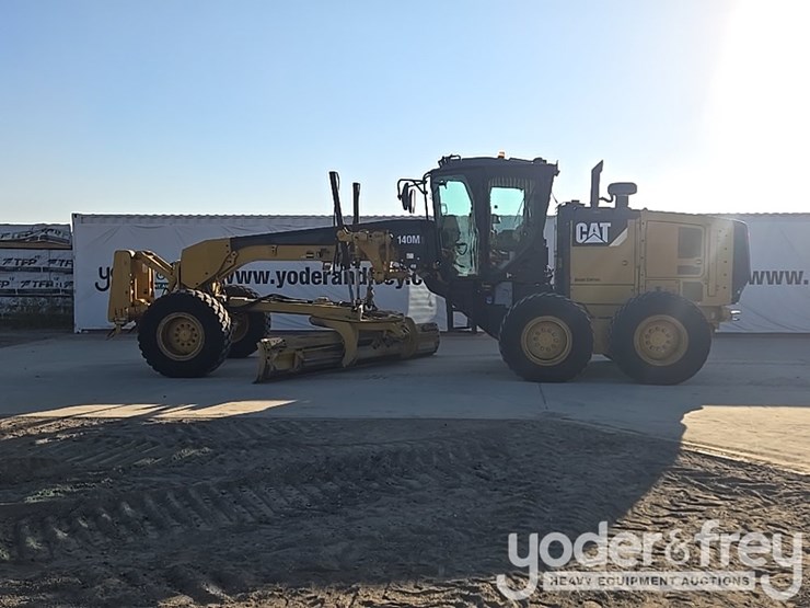 2016-caterpillar-140m3-image-2
