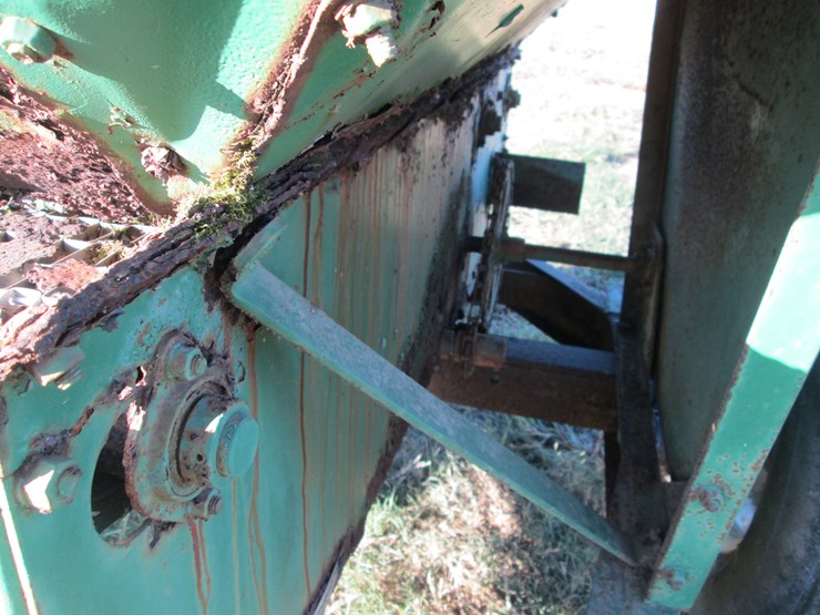john-deere-301-image-14