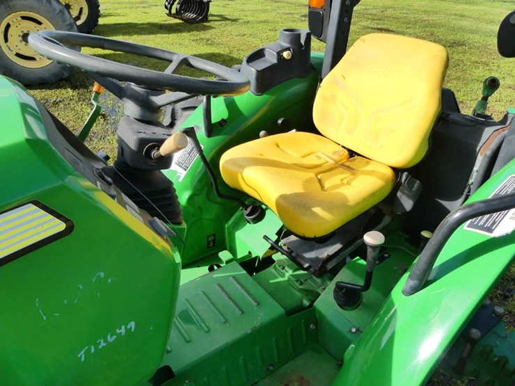 2015-john-deere-5075e-image-10