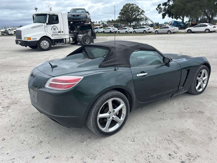 2007-saturn-sky-convertible-coupe-image-3