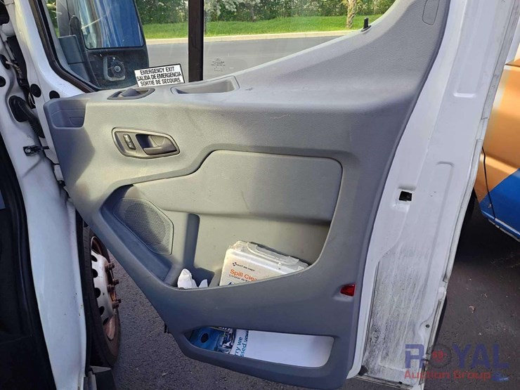 2017-ford-transit-image-13