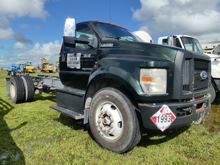 2017-ford-f750-image-1