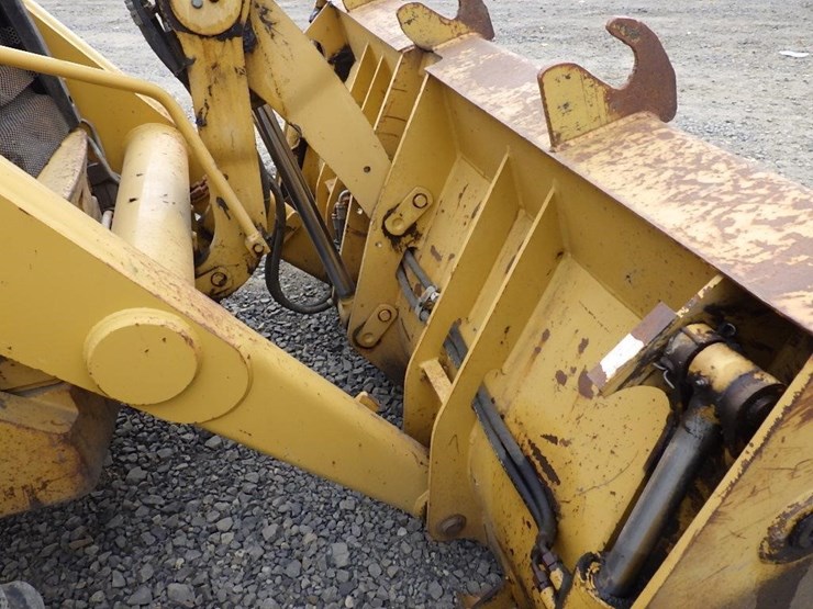 caterpillar-420d-image-29