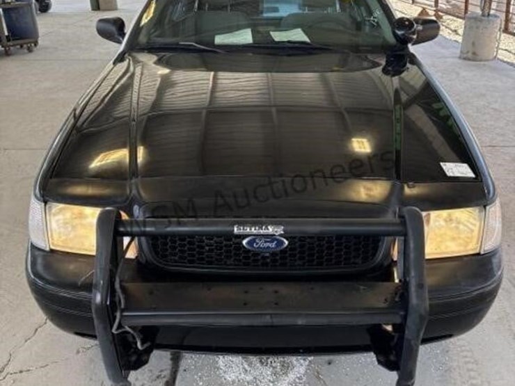 2009-ford-crown-victoria-sdn-image-3