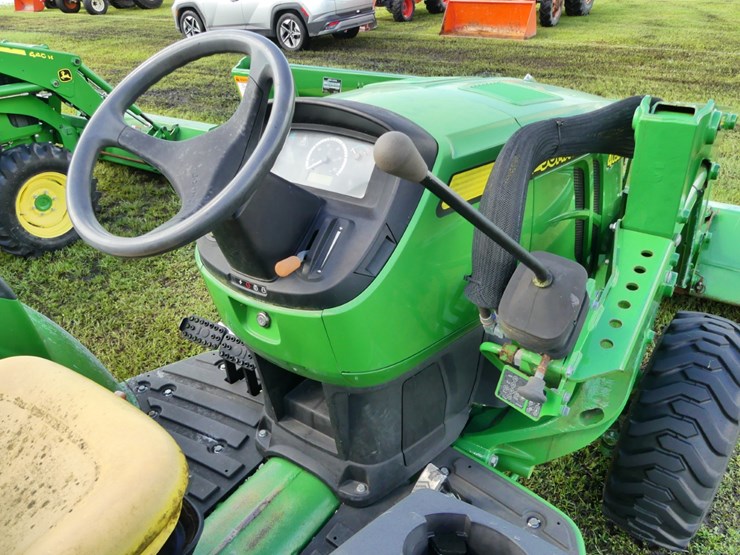 john-deere-4052m-image-12