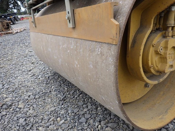 caterpillar-cb24-image-10