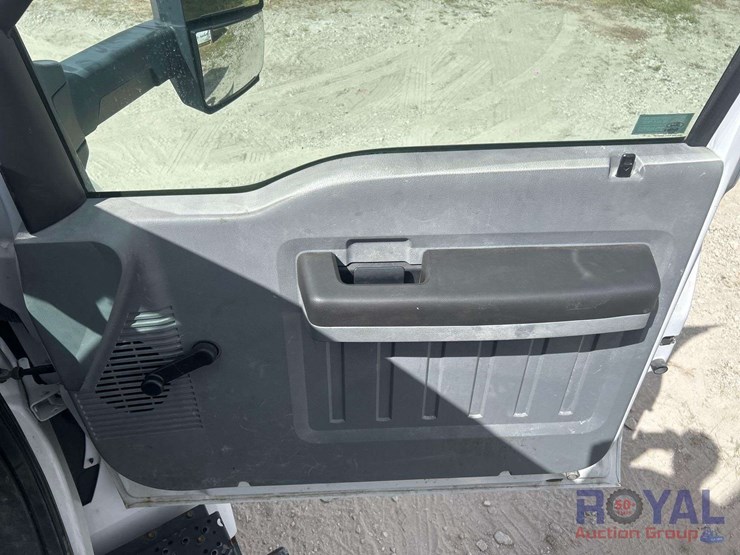 2017-ford-f650-image-19