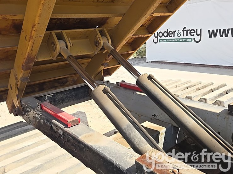 2012-morooka-mst2200-image-53