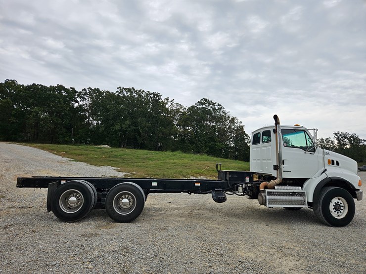 2008-sterling-l9500-image-19