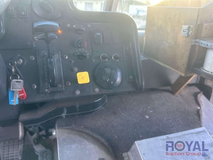 2017-freightliner-mt55-image-16