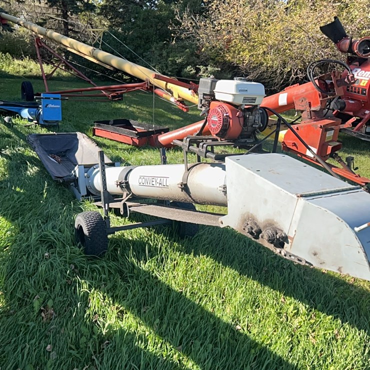 Convey-All jumpauger conveyor with good Honda 5 1/2 hp model GX160 engine, good unit, works fine
