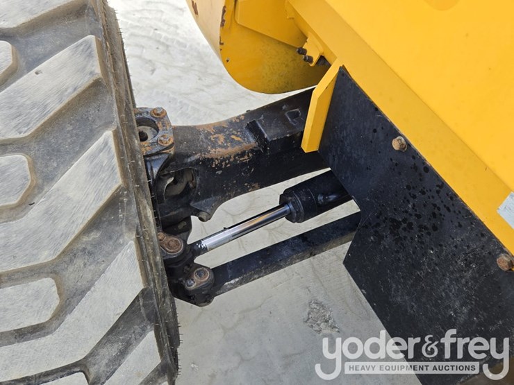 2017-jcb-930-image-34