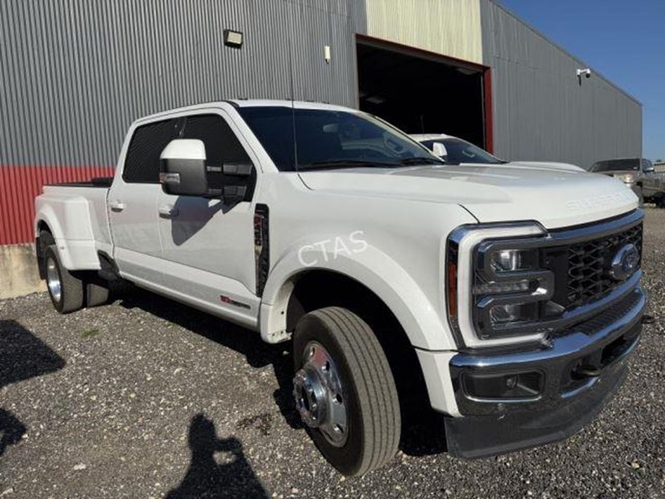 2023-ford-f450-image-3