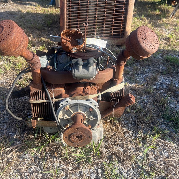 #121 • MISC LOT WITH ENGINE PART