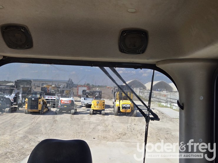 2022-komatsu-d65px-18-image-49