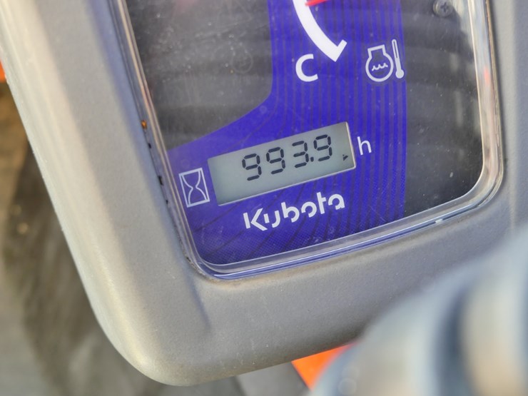 2017-kubota-ssv75-image-16