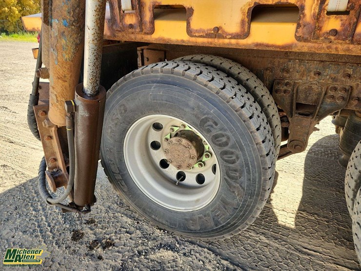 2016-international-workstar-7600-image-38