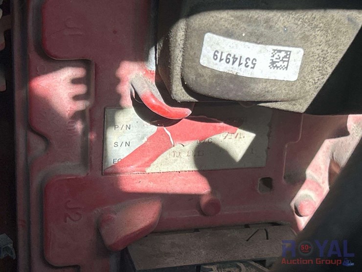 2015-freightliner-m2-106-altec-insulated-forestry-bucket-truck-image-10
