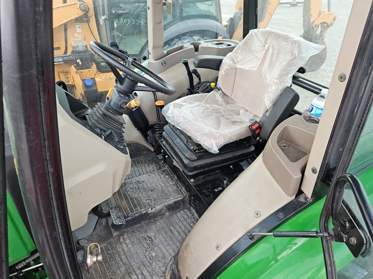 2016-john-deere-5075e-image-10