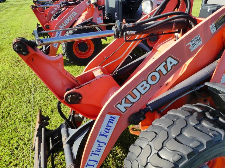 2019-kubota-r530-image-9