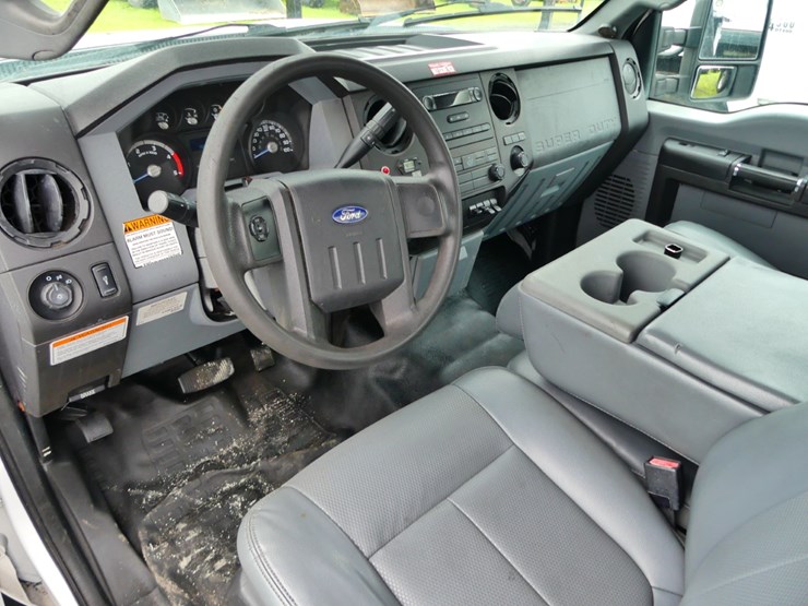 2016-ford-f550-xl-image-12
