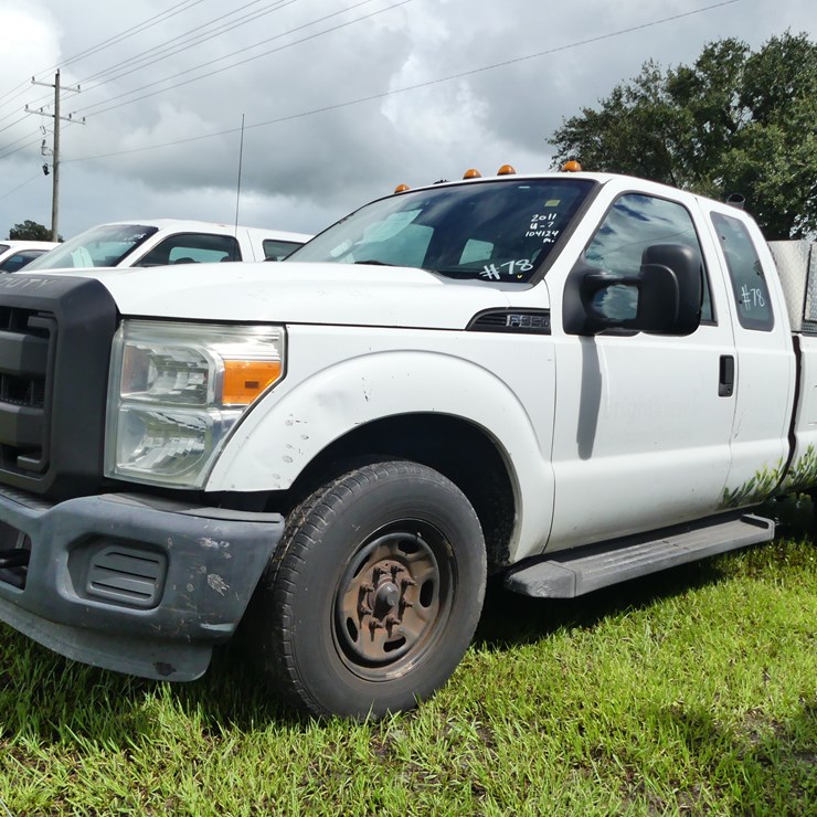 2011 FORD F350 XL