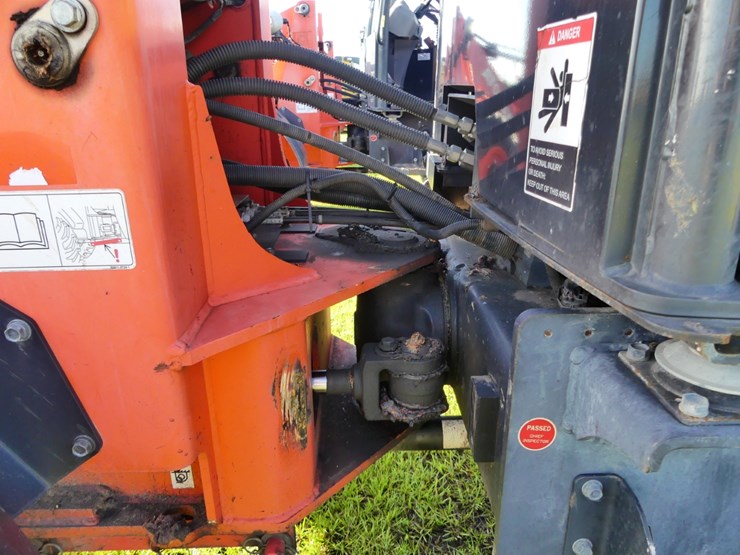2019-kubota-r530-image-11