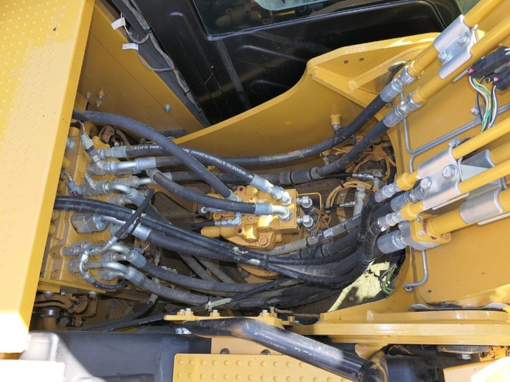 caterpillar-317-image-30