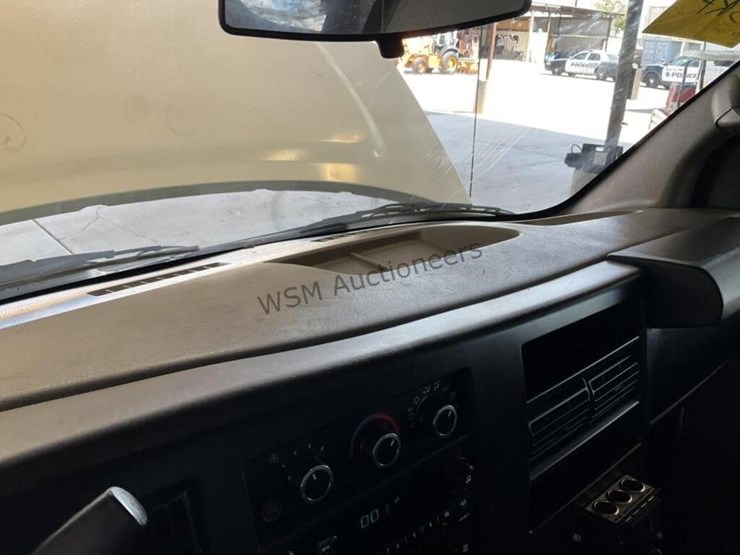 2014-chevrolet-express-3500-image-19