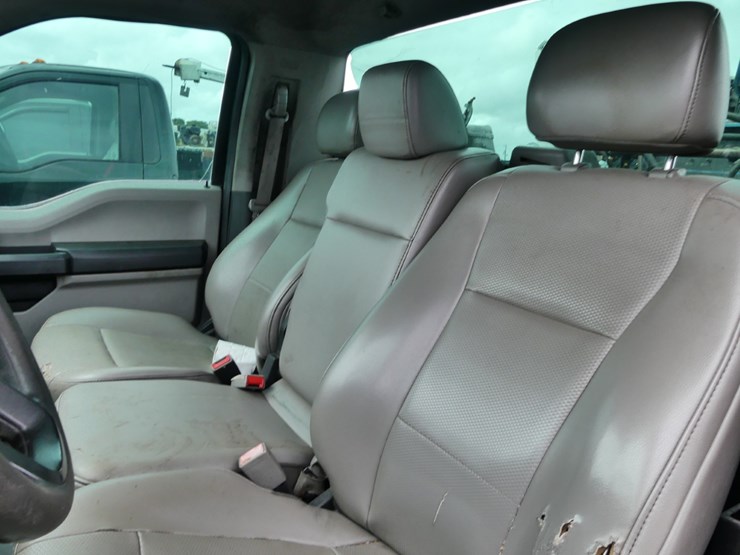 2019-ford-f350-xl-image-11