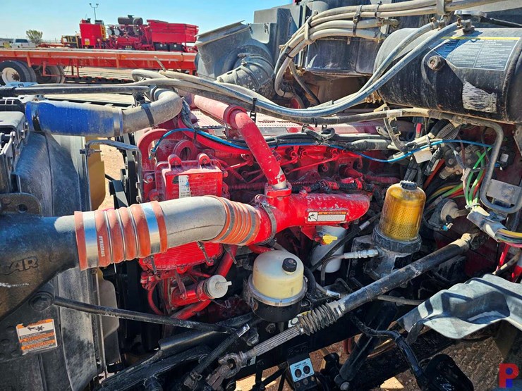 2012-peterbilt-587-image-5