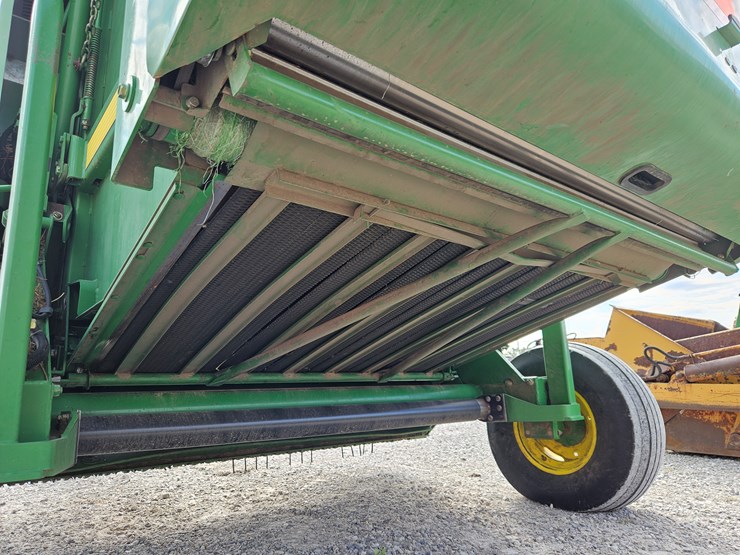 2003-john-deere-567-image-10