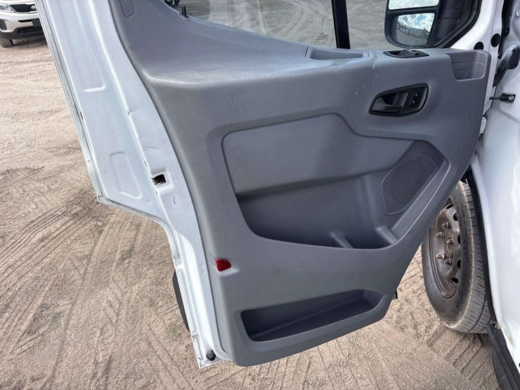 2015-ford-transit-image-7