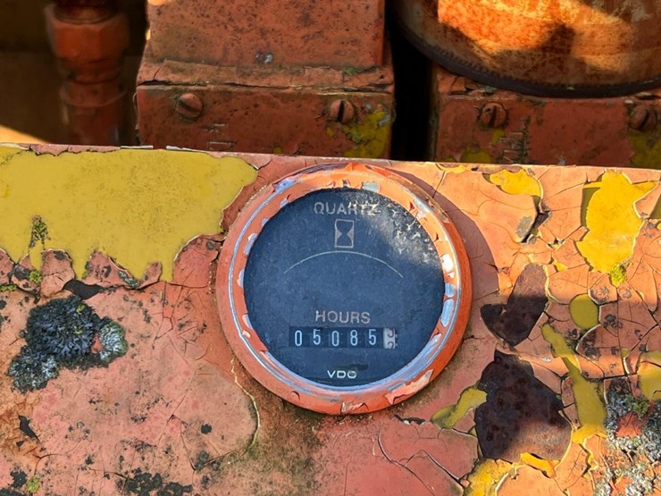 leeboy-8000t-paver-image-13
