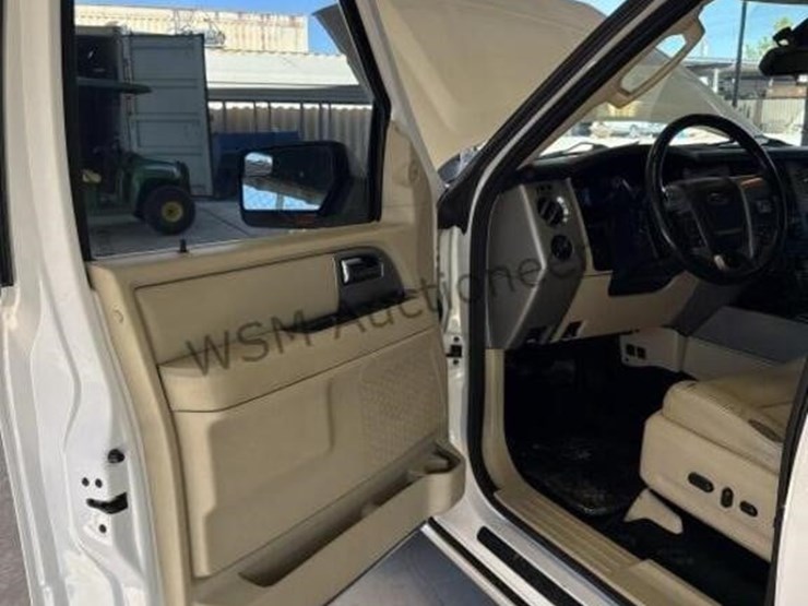 2016-ford-expedition-image-21