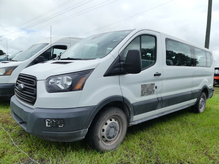 2016-ford-transit-image-1