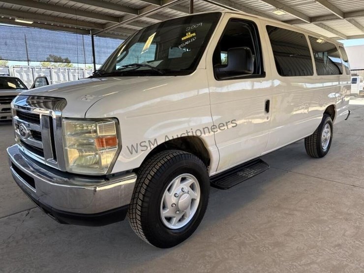 2009-ford-e350-image-4