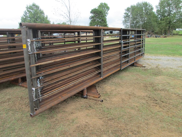 #72-•-(9)-freestanding-panels-&-(1)-gate-inv-#-29826-image-1