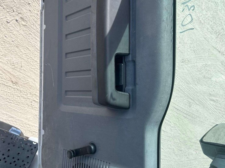 2017-ford-f650-image-10