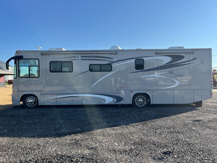 2005-gulf-stream-sun-voyager-motorhome-image-6