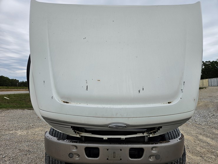 2008-sterling-l9500-image-42