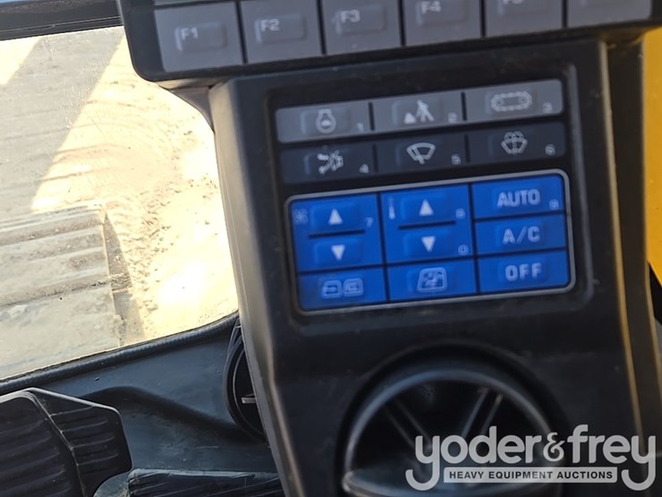 2022-komatsu-pc490-lc-11-image-70