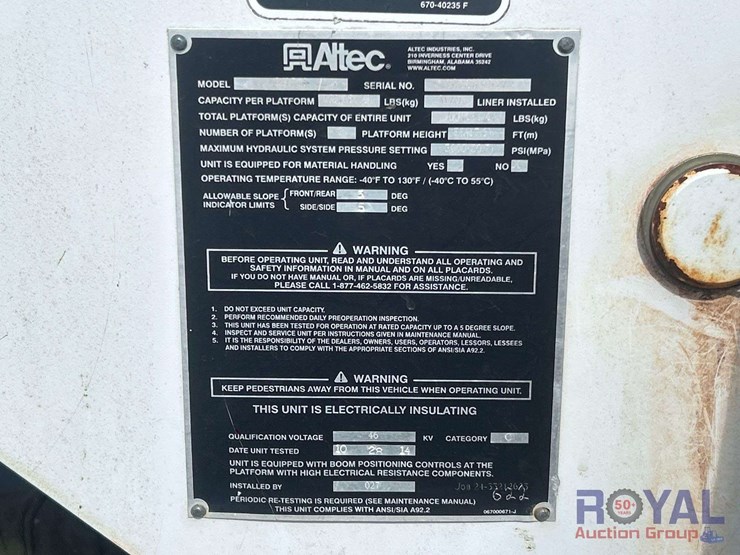 2015-freightliner-m2-106-altec-insulated-forestry-bucket-truck-image-29