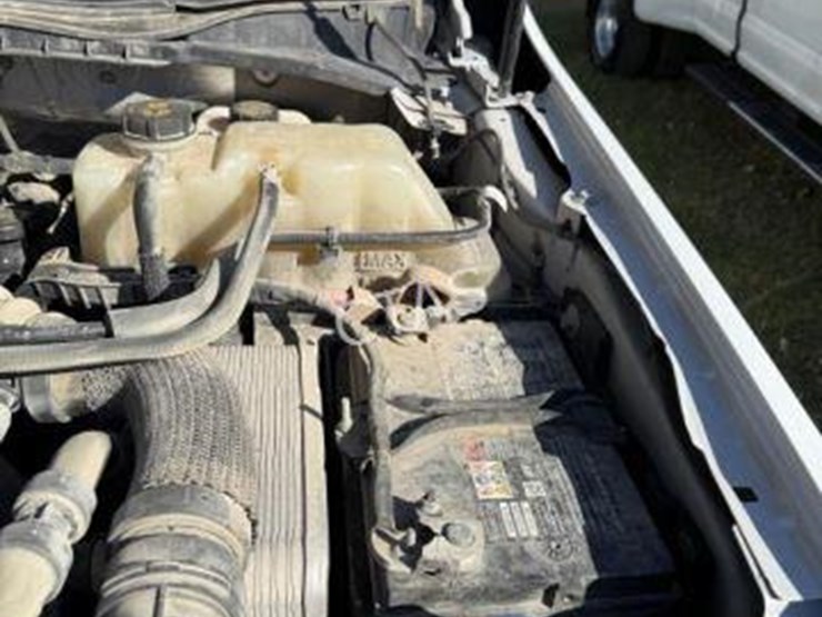2023-ford-f350-image-22