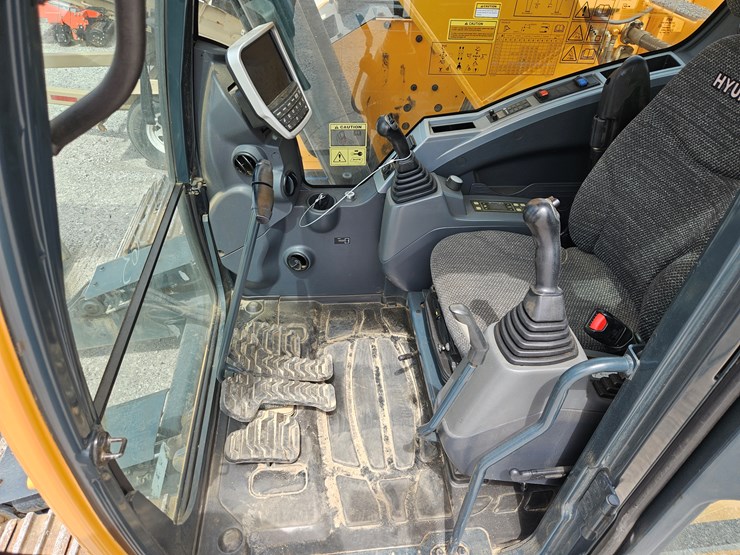 2018-hyundai-hx235-lcr-image-12