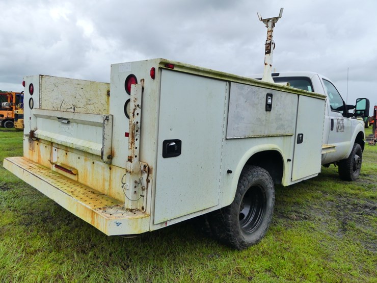2016-ford-f350-xl-image-3