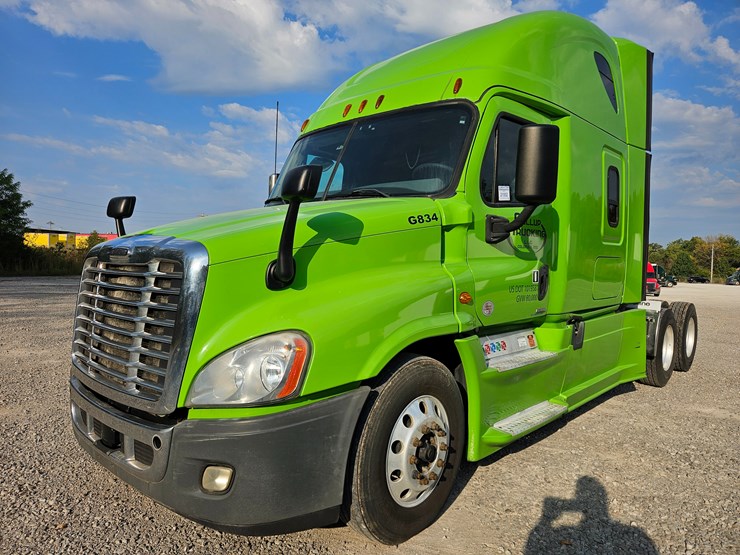 2017-freightliner-cascadia-125-image-1