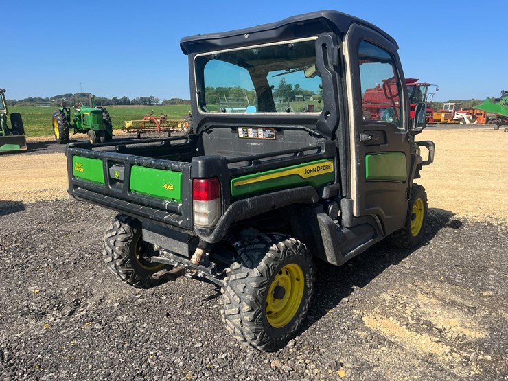 john-deere-gator-image-6