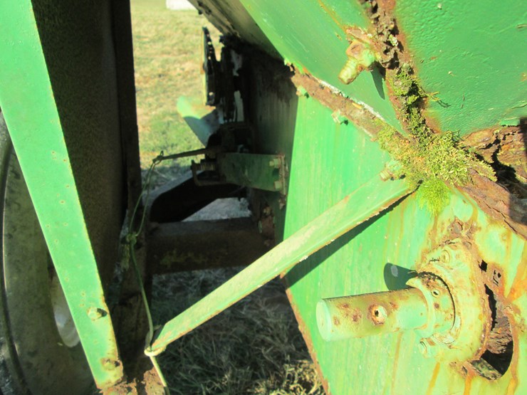 john-deere-301-image-15